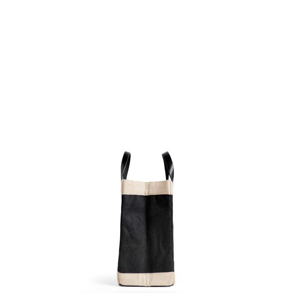 Apolis_BlackAbigailSpencer_12_e9fb6301-77d2-4c05-a7dc-ec01e4c09ab8.jpg