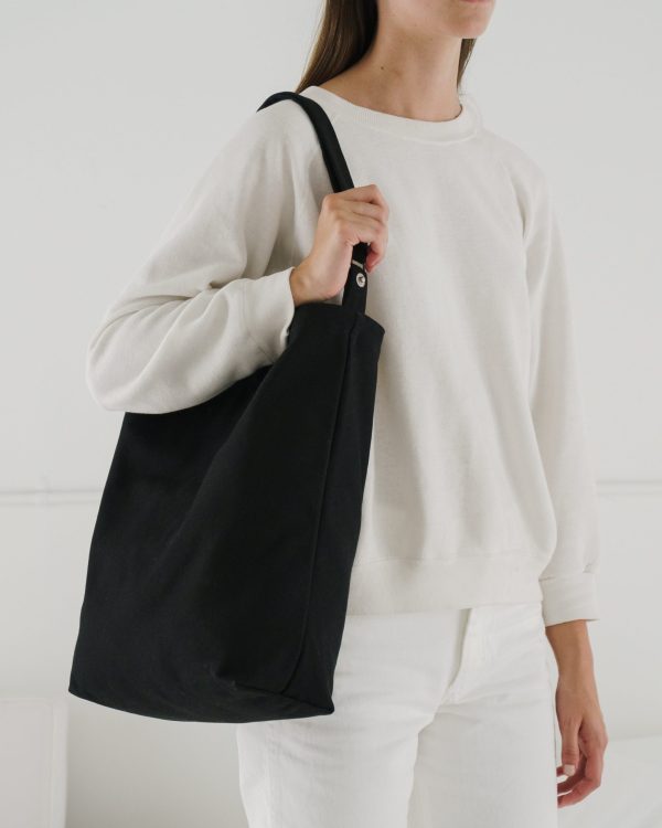 Duck_Bag_2_16oz_Canvas_Black-02_1266704c-47e2-4c6e-a905-3e2364e516d8-scaled-1-scaled-1.jpg
